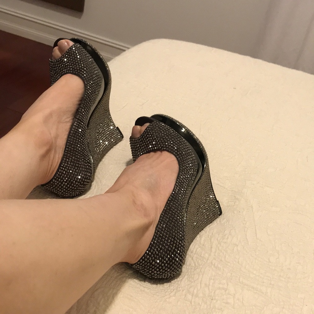 Shoes - Picture 5 of 5
